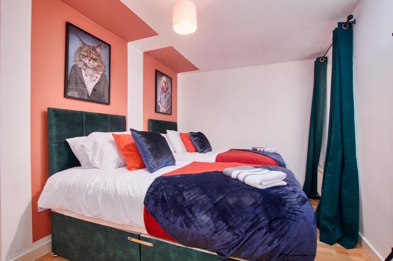 The Sleek Gem With Balcony - Sleeps 6